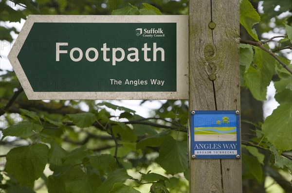 The Angles Way, Suffolk County Council footpath arrow sign, England, United Kingdom, Europe