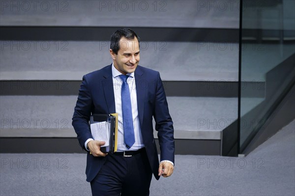 Mahmut Oezdemir, Parliamentary State Secretary to the Federal Minister of the Interior and for Home Affairs, is coming to the Bundestag. Berlin, 21 February 2024