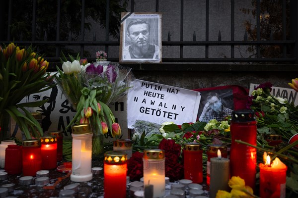 Photos, candles, grave lights and flowers for the Russian opposition leader Alexei Navalny, who died in an Arctic penal colony on 16 February 2024, have been placed on the fence of the closed Consulate General of the Russian Federation in Frankfurt am Main for days. Navalny was a Russian lawyer, anti-corruption activist, dissident and opposition politician. In 2020, he was the victim of a life-threatening poison attack. Politically persecuted and imprisoned from 2021, he was sentenced to many years in prison. He was considered an arch-enemy of Russian President Vladimir Putin, Consulate General of the Russian Federation, Frankfurt am Main, Hesse, Germany, Europe