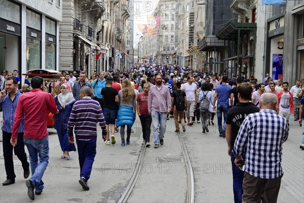 Istiklal Caddesi shopping street, Beyoglu, Istanbul, European part, Istanbul province, Turkey, Asia