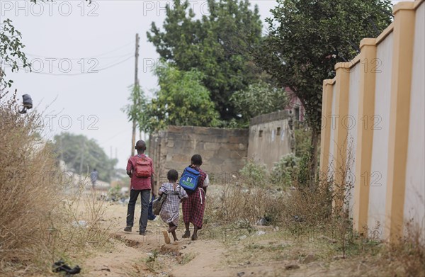 Children on their way to school Nyanya, 06.02.2024