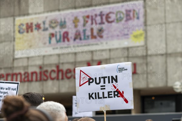 Vigil on 18 February 2024 for the deceased Alexei Navalny, Roncalliplatz, Cologne, North Rhine-Westphalia, Germany, Europe