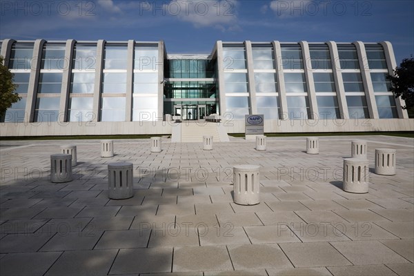 NAPP pharmaceutical group building architect Arthur Erickson, Cambridge Science Park, Cambridge, England completed in the 1980s