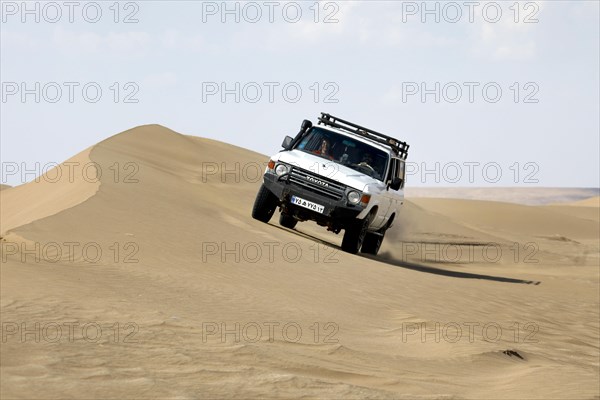 Safari with a Toyota Landcruiser off-road vehicle through the Mesr Desert, Iran, Asia