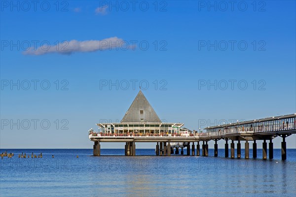 Heringsdorf Pier, Seebruecke Heringsdorf stretching out into the Baltic Sea on the island of Usedom, Mecklenburg-Vorpommern, Germany, Europe