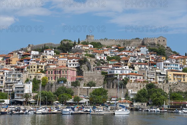 A marina with colourful houses and an ancient castle under a partly cloudy sky, fortress, old town, Kavala, Dimos Kavalas, Eastern Macedonia and Thrace, Gulf of Thasos, Gulf of Kavala, Thracian Sea, Greece, Europe