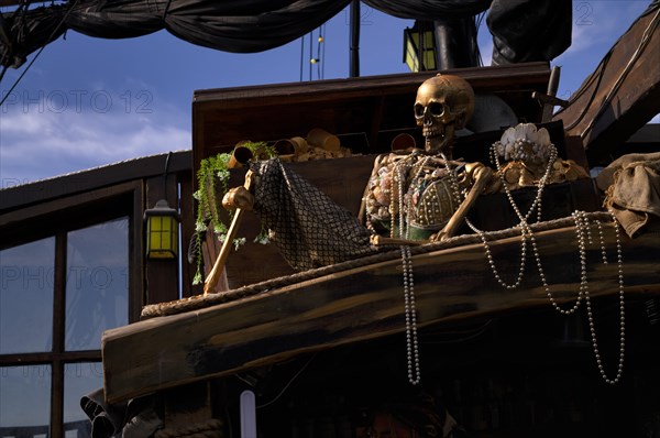 Skeleton, skeleton, pirate treasure, on tourist ship, excursion boat, pirate ship Arabella, Thessaloniki Pirates, Thessaloniki, Macedonia, Greece, Europe