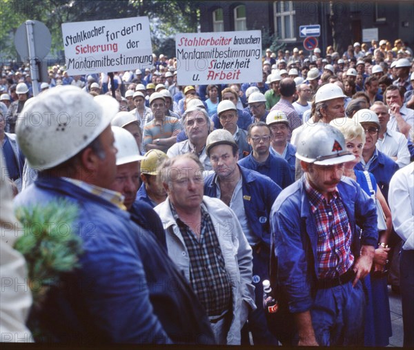 DEU, Germany, Dortmund: Personalities from politics, business and culture from the years 1965-90 Dortmund. Hoesch AG. IG Metall -Warning strike 6/1980, Europe