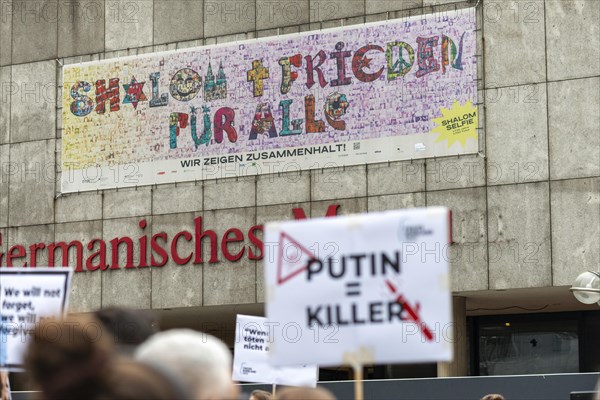 Vigil on 18 February 2024 for the deceased Alexei Navalny, Roncalliplatz, Cologne, North Rhine-Westphalia, Germany, Europe