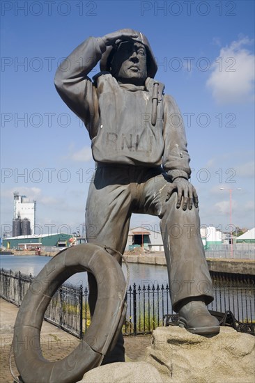 RNLI Lifeboatman statue, Lowestoft, Suffolk, England, United Kingdom, Europe