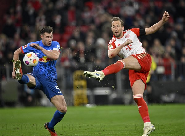 Goal kick Action Goal chance Harry Kane FC Bayern Munich FCB (09) v Willi Orban (04) RasenBallsport Leipzig RBL Allianz Arena, Munich, Bavaria, Germany, Europe