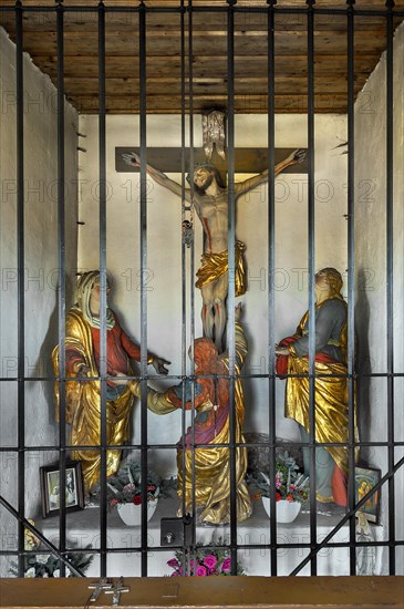 Chapel, crucifix with mourning figures on the Buchenberg, Buchenberg, Allgaeu, Bavaria, Germany, Europe