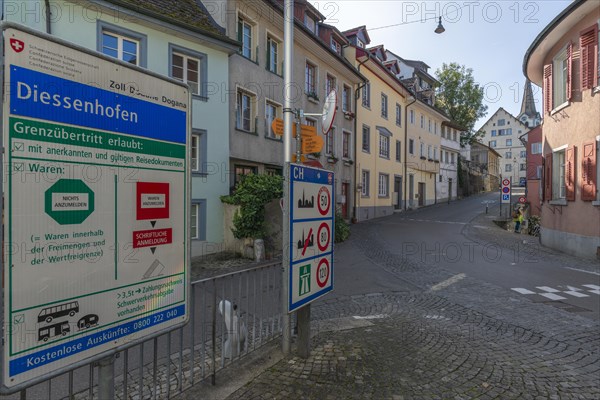 Old town of Dissenhofen am Rhein, border town, customs, information boards, district of Frauenfeld, canton of Thurgau, Switzerland, Europe