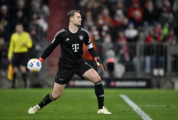 Goalkeeper Manuel Neuer FC Bayern Munich FCB (01) Action, Dismissal, Allianz Arena, Munich, Bavaria, Germany, Europe