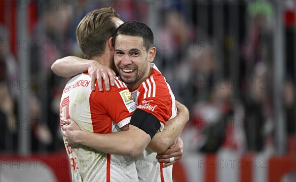 Goal celebration, cheering, Harry Kane FC Bayern Munich FCB (09) with Raphael Guerreiro FC Bayern Muenchen FCB (22), Allianz Arena, Munich, Bavaria, Germany, Europe