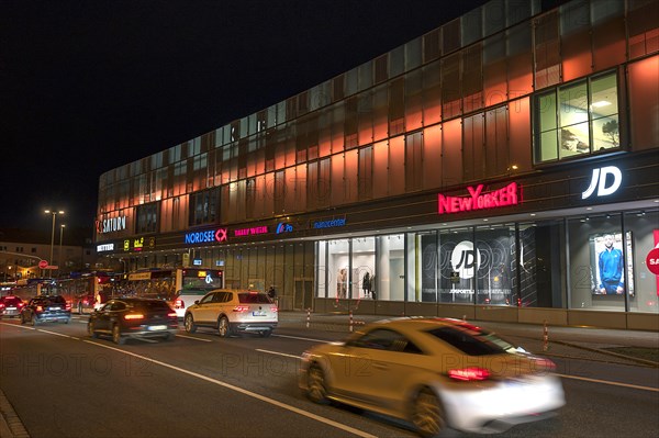 Arcaden shopping centre with evening rush hour traffic, Erlangen, Middle Franconia, Bavaria, Germany, Europe