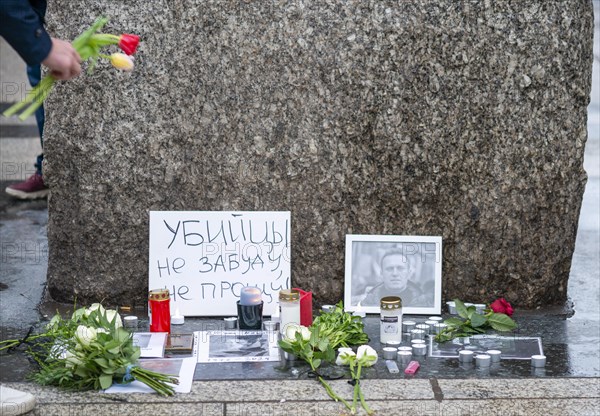 Vigil on 18 February 2024 for the deceased Alexei Navalny, Roncalliplatz, Cologne, North Rhine-Westphalia, Germany, Europe