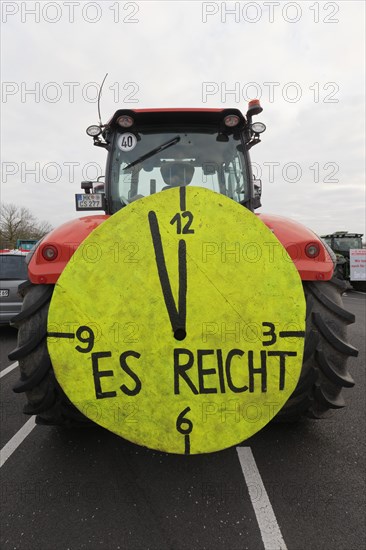 Five to twelve, That's enough, Sign with clock on a tractor, Farmer protests, Demonstration against the policies of the traffic light government, Abolition of agricultural diesel subsidies, Duesseldorf, North Rhine-Westphalia, Germany, Europe