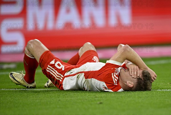Joshua Kimmich FC Bayern Muenchen FCB (06) injured, injury, Allianz Arena, Munich, Bayern, Germany, Europe