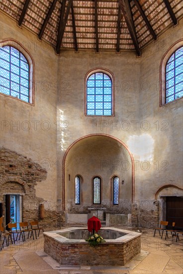 Baptistery of San Giovanni Battista next to Basilica di Santa Eufemia, Citta vecchia, island of Grado, north coast of the Adriatic Sea, Friuli, Italy, Grado, Friuli, Italy, Europe