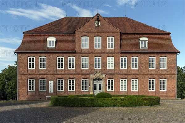 Former Plueschow Castle, built in 1763, now a cultural centre, Am Park 6, Plueschow, Mecklenburg-Vorpommern, Germany, Europe