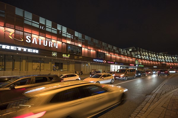 Arcaden shopping centre with evening rush hour traffic, Erlangen, Middle Franconia, Bavaria, Germany, Europe