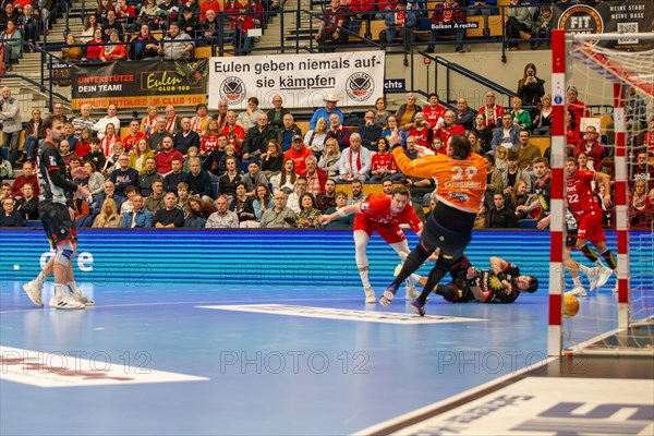 18.02.2024, 2nd HBL, German Handball League, matchday 21) : Match scene Eulen Ludwigshafen against TuS N-Luebbecke (final score 34:32) . Goal by Kian Schwarzer (22), Eulen Ludwigshafen