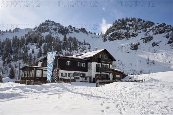 Bodenschneidhaus in winter, mountain hut of the Bodenschneid section of the German Alpine Club, snow, behind Bodenschneid, Neuhaus am Schliersee, Mangfall mountains, Bavarian Prealps, Upper Bavaria, Bavaria, Germany, Europe