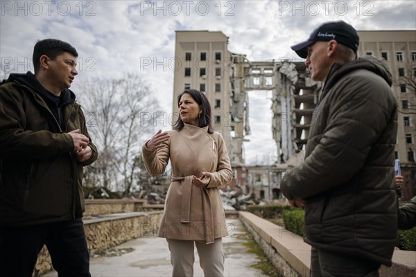Annalena Baerbock (Alliance 90/The Greens), Federal Foreign Minister, visits the former seat of the regional administration of Mykolaiv oblast with the governor of Mykolaiv oblast, Vitaliy Kim (L) and the mayor of Mykolaiv, Alexander Senkevich (R) . Mykolaiv, 25.02.2024. Photographed on behalf of the Federal Foreign Office