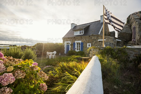 House by the sea, Plougrescant, Cote de Granit Rose, Cotes d'Armor, Brittany, France, Europe