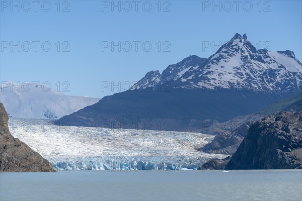 Glacier, Lago Grey, Torres del Paine National Park, Parque Nacional Torres del Paine, Cordillera del Paine, Towers of the Blue Sky, Region de Magallanes y de la Antartica Chilena, Ultima Esperanza Province, UNESCO Biosphere Reserve, Patagonia, End of the World, Chile, South America