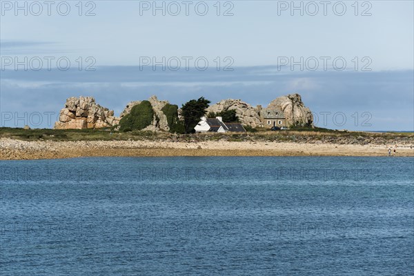 House between rocks, Castel Meur, La Gouffre, Plougrescant, Cote de Granit Rose, Cotes d'Armor, Brittany, France, Europe