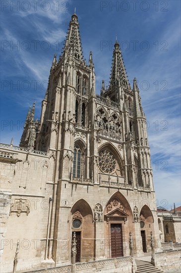 Cathedral of the Virgin Mary, Leon, church, sacred building, building, old town, city centre, historic, Christianity, religion, Gothic, Gothic, building, architecture, UNESCO, World Heritage Site, architectural style, Middle Ages, travel, holiday, tourism, city trip, Burgos, Spain, Europe
