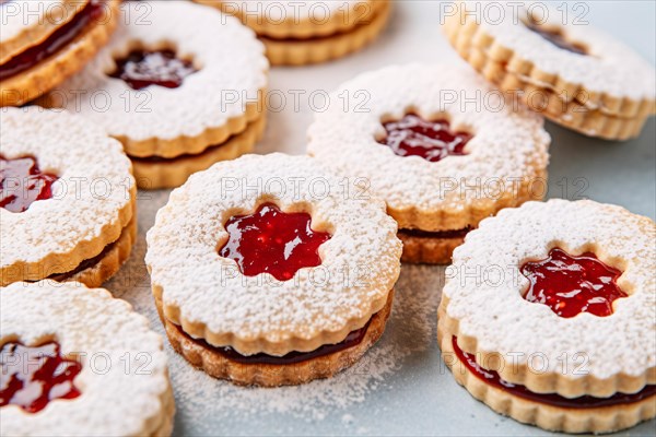Traditional linzer cookies with jam filling and ground sugar. KI generiert, generiert AI generated