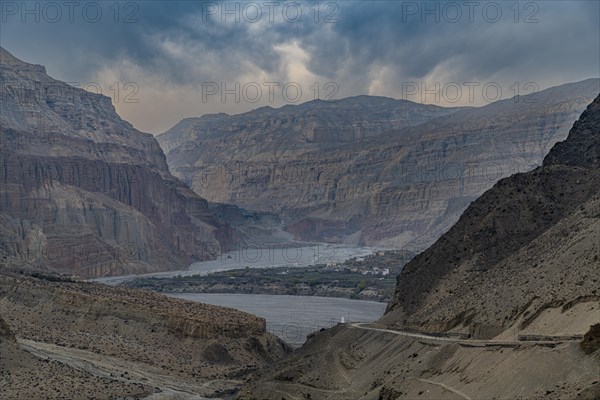 Huge riverbed of the Kali Gandaki with the Chusang village, Kingdom of Mustang, Nepal, Asia