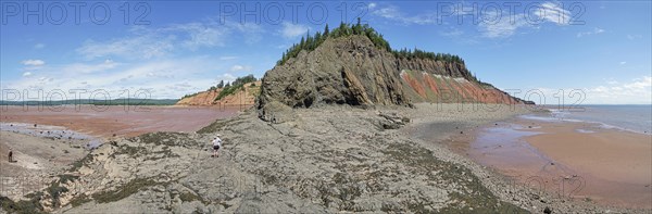 Panorama, cliffs, red sandstone, Five Islands Provincial Park, Fundy Bay, Nova Scotia, Canada, North America