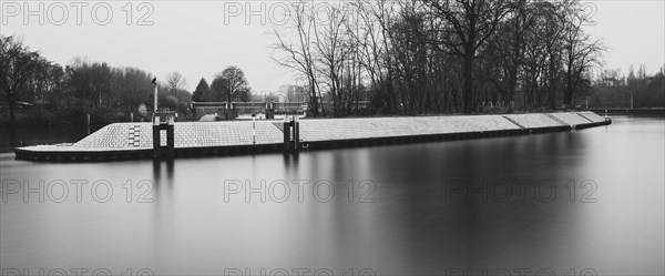 Long exposure, lock canal on the Spree in Berlin-Charlottenburg, Berlin, Germany, Europe