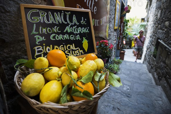 Fruit stand, Corniglia, UNESCO World Heritage Site, Cinque Terre, Riviera di Levante, Province of La Spezia, Liguria, Italy, Europe