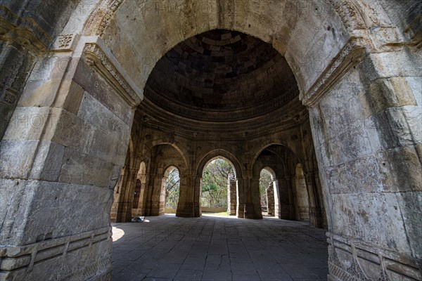 Sakar Khan's Dargah mausoleum, Unesco site Champaner-Pavagadh Archaeological Park, Gujarat, India, Asia