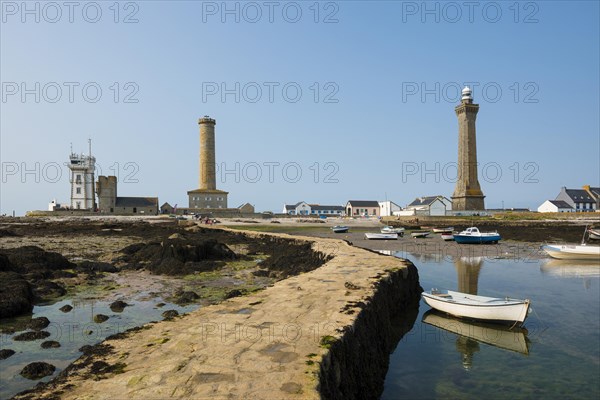 Lighthouses on the coast, Phare d'Eckmuehl, Penmarch, Finistere, Brittany, France, Europe