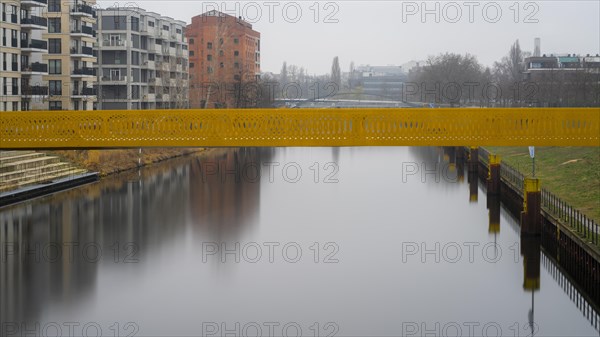 Long exposure, Golda Meir footbridge on the Landwehr Canal, Berlin, Germany, Europe