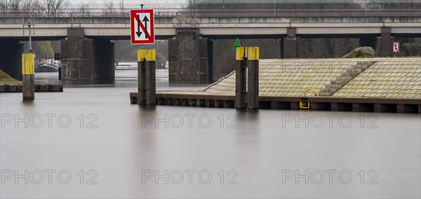 Long exposure, lock canal on the Spree in Berlin-Charlottenburg, Berlin, Germany, Europe