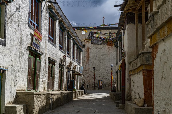 The walled historic centre, Lo Manthang, Kingdom of Mustang, Nepal, Asia