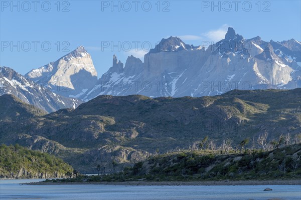 Impressive scenery on Lago Grey, Torres del Paine National Park, Parque Nacional Torres del Paine, Cordillera del Paine, Towers of the Blue Sky, Region de Magallanes y de la Antartica Chilena, Ultima Esperanza Province, UNESCO Biosphere Reserve, Patagonia, End of the World, Chile, South America