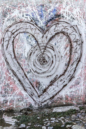 Heart on a house wall, message, love, love greeting, love message, Valentine's Day, symbol, graffiti, art, painting, chalk, sign, emotion