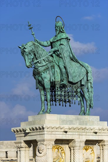 St Stephen at the Fisherman's Bastion, travel, city trip, tourism, Eastern Europe, architecture, building, monument, history, historical, attraction, sightseeing, horseman, equestrian monument, religion, capital, Budapest, Hungary, Europe