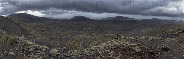 Hiking trail to the Caldera del Corazoncillo, Parque Natural de Los Volcanes, Lanzarote, Canary Islands, Spain, Europe