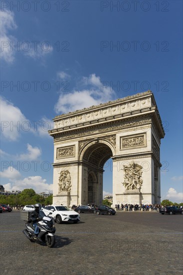 Arc de Triomphe, Paris, Ile de France, France, Europe