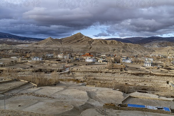 The walled village of Lo Manthang, Kingdom of Mustang, Nepal, Asia