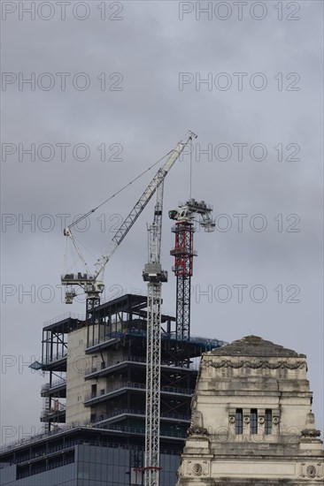 Industrial cranes on a skyscraper, City of London, England, United Kingdom, Europe